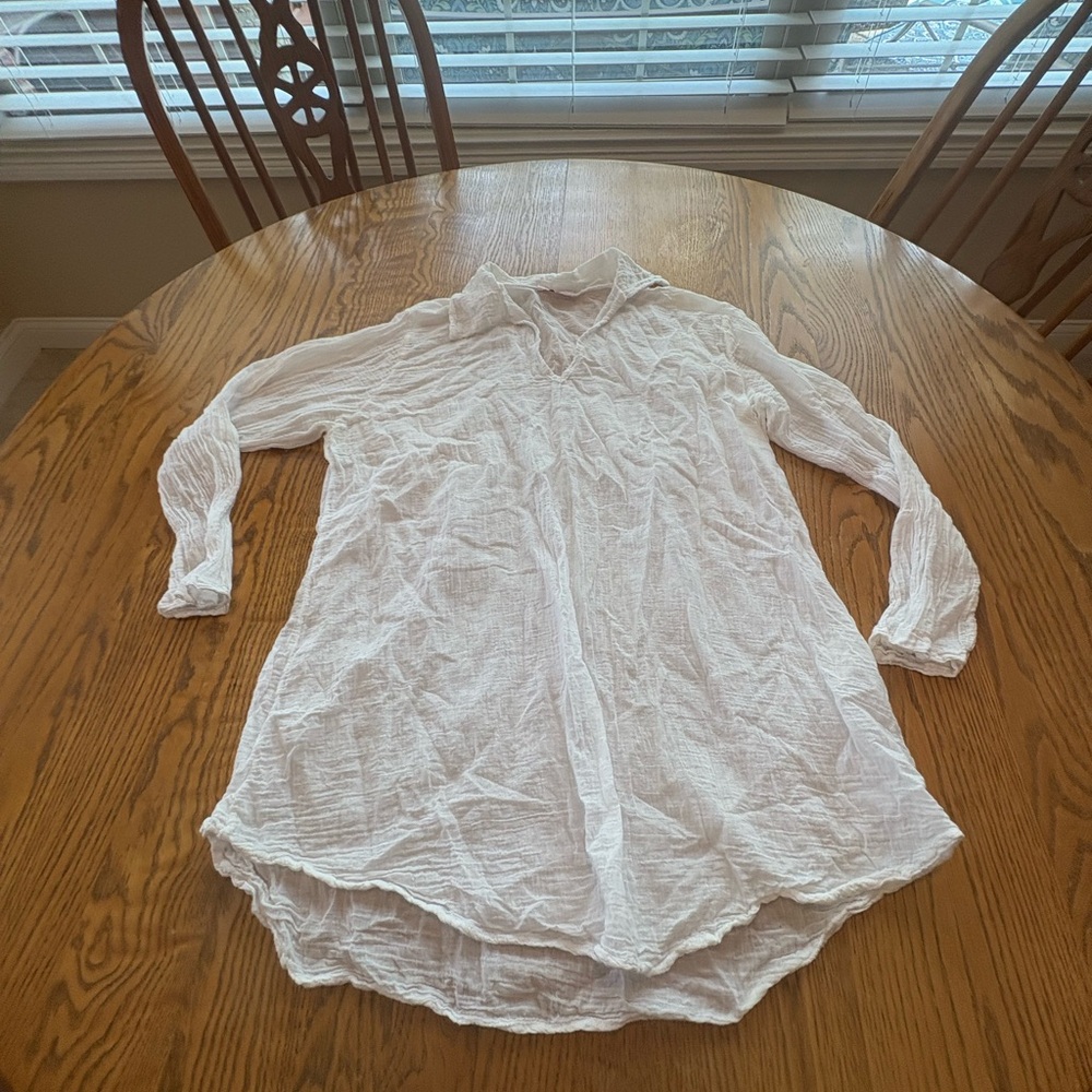LAST CALL Scandal Sundance Catalog White Gauzy Cotton Top M?